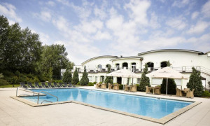 Rodinný víkendový pobyt v Parkhotelu s bazénem v Plzni s polopenzí a bohatým programem